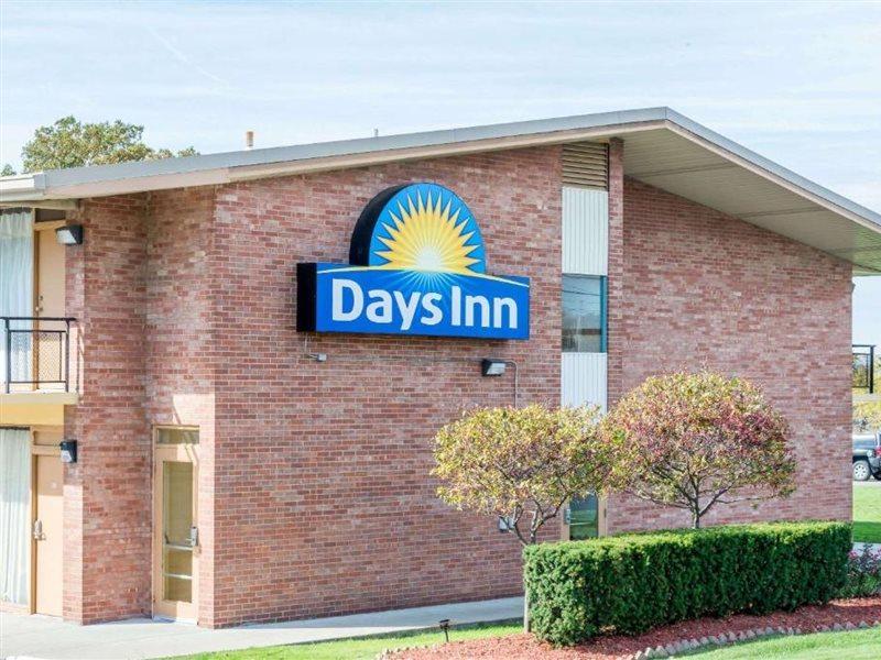 Days Inn By Wyndham Niles Dış mekan fotoğraf